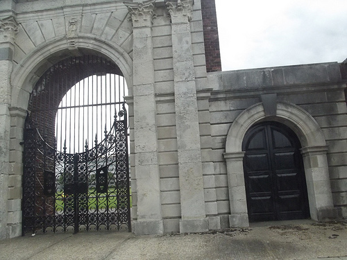 gate walled community lawyers